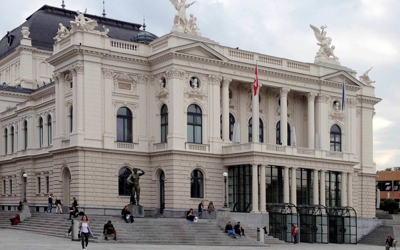 Viva la mamma im Opernhaus Zürich